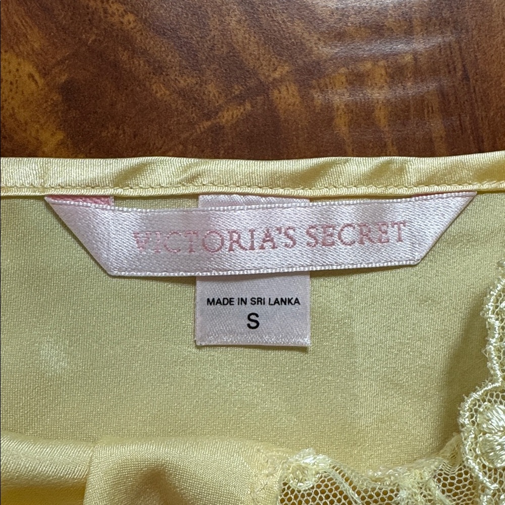 Butter Yellow/Champagne Gold Vintage Victoria’s Secret Slip 1999 - Picture 3 of 5